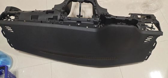Polish Automotive Plastic Injection Mold untuk Bagian Interior dan Eksterior