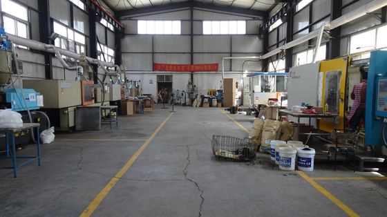 Pencetakan Injeksi Plastik Bersertifikat ISO9001 Warna dan Ukuran yang Disesuaikan untuk Aplikasi Industri