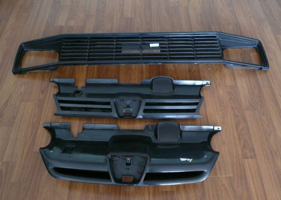 Bagian dan aksesoris lampu rem mobil plastik khusus Layanan cetakan injeksi plastik dengan alat cetakan multi-kavitas