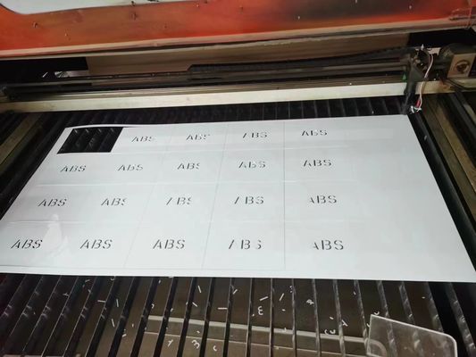 Bahan Lingkungan Lembar plastik ABS bersertifikat ISO9001 dengan ketebalan kustom untuk ukiran dan bentuk vakum